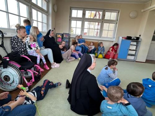 Droga Krzyżowa w naszym przedszkolu - 02.04.2025